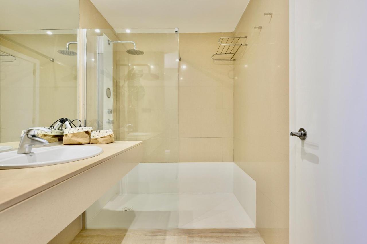 Villa With Private Pool In Luxury Golf Resort サロブレ エクステリア 写真