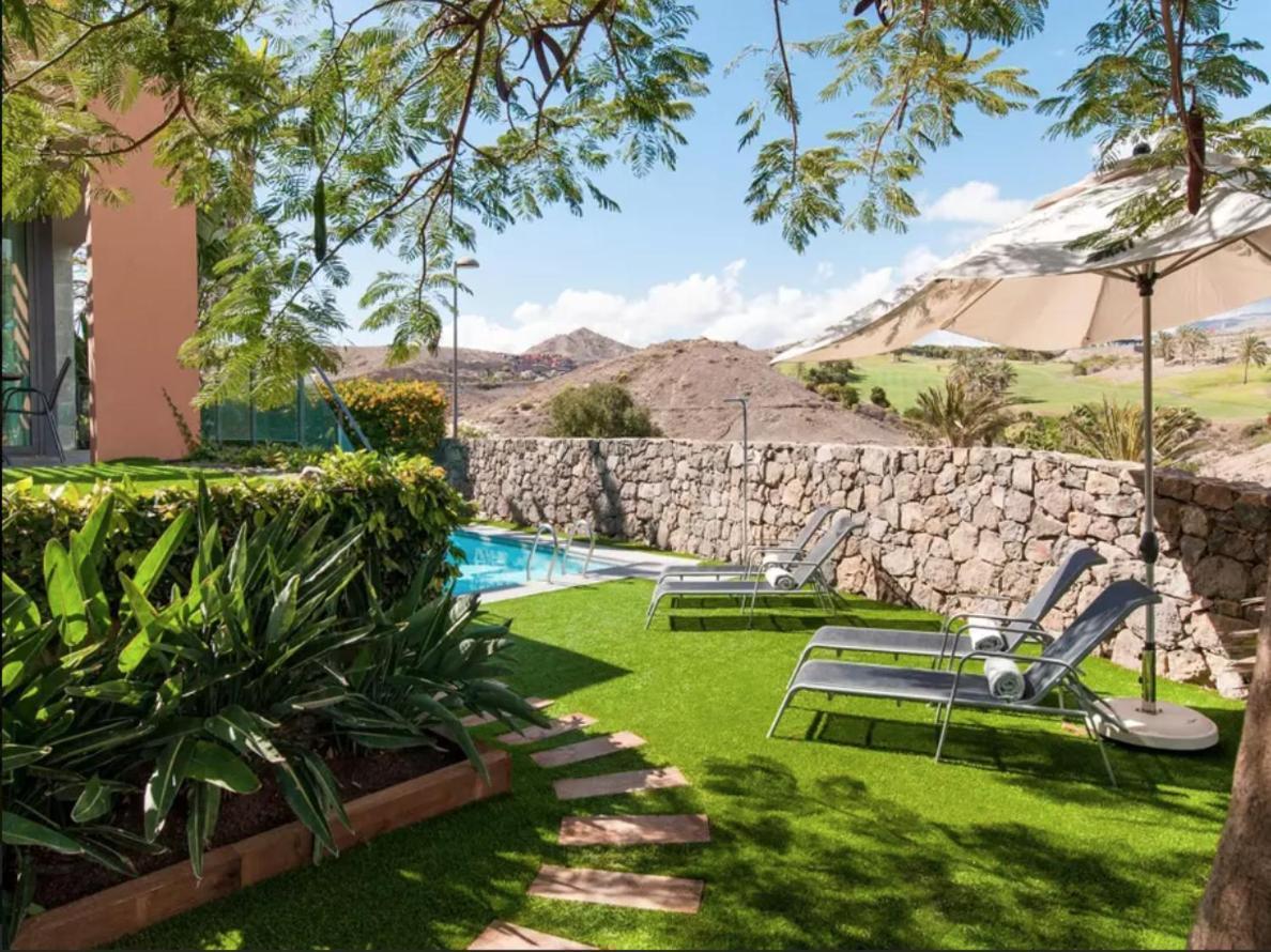 Villa With Private Pool In Luxury Golf Resort サロブレ エクステリア 写真