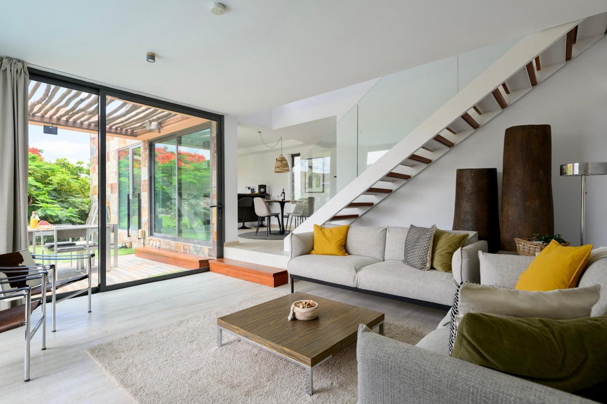 Villa With Private Pool In Luxury Golf Resort サロブレ エクステリア 写真