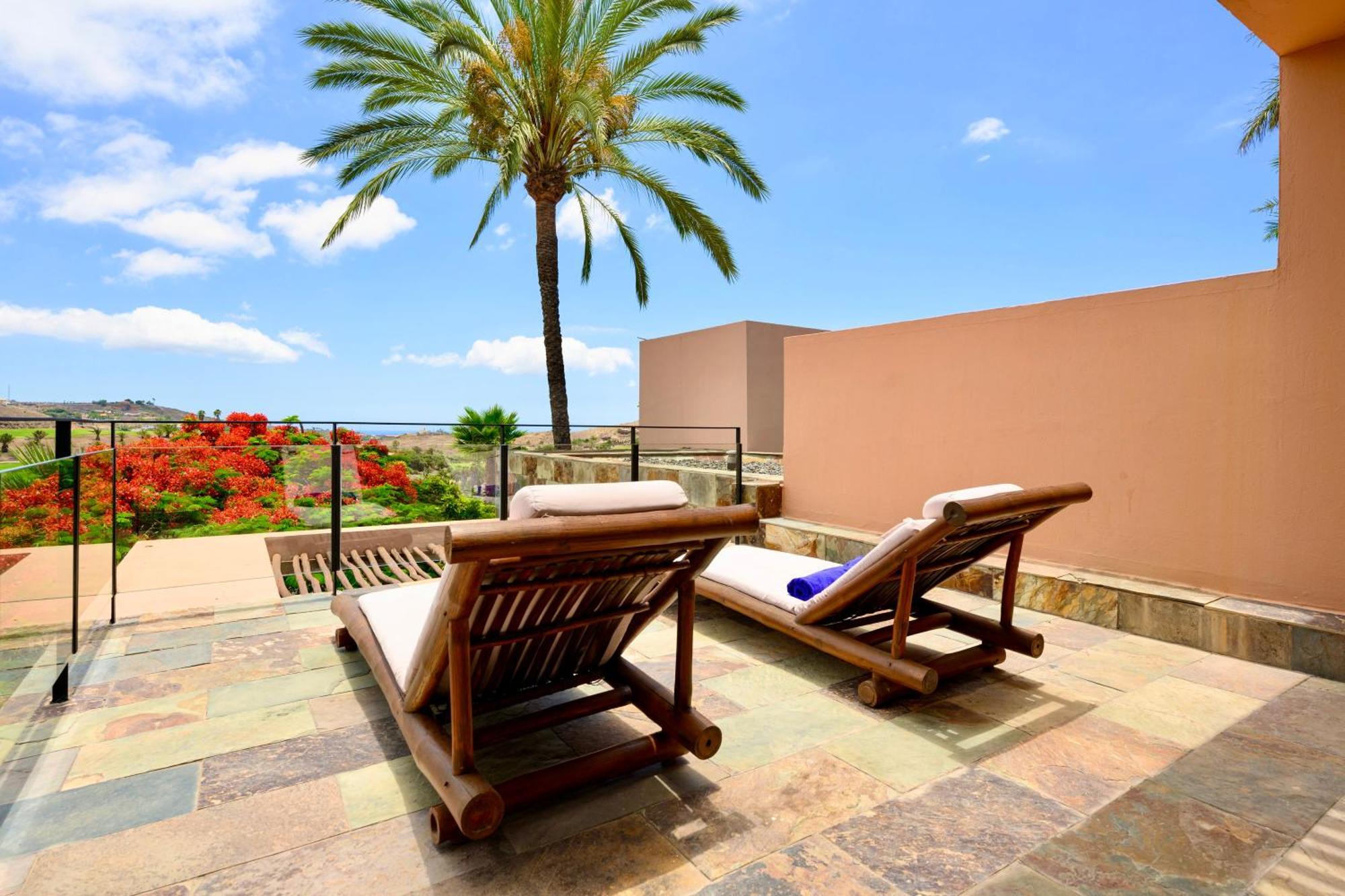 Villa With Private Pool In Luxury Golf Resort サロブレ エクステリア 写真