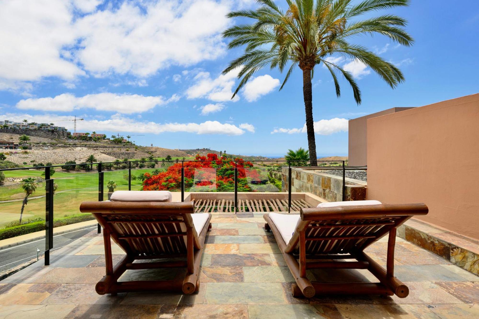 Villa With Private Pool In Luxury Golf Resort サロブレ エクステリア 写真