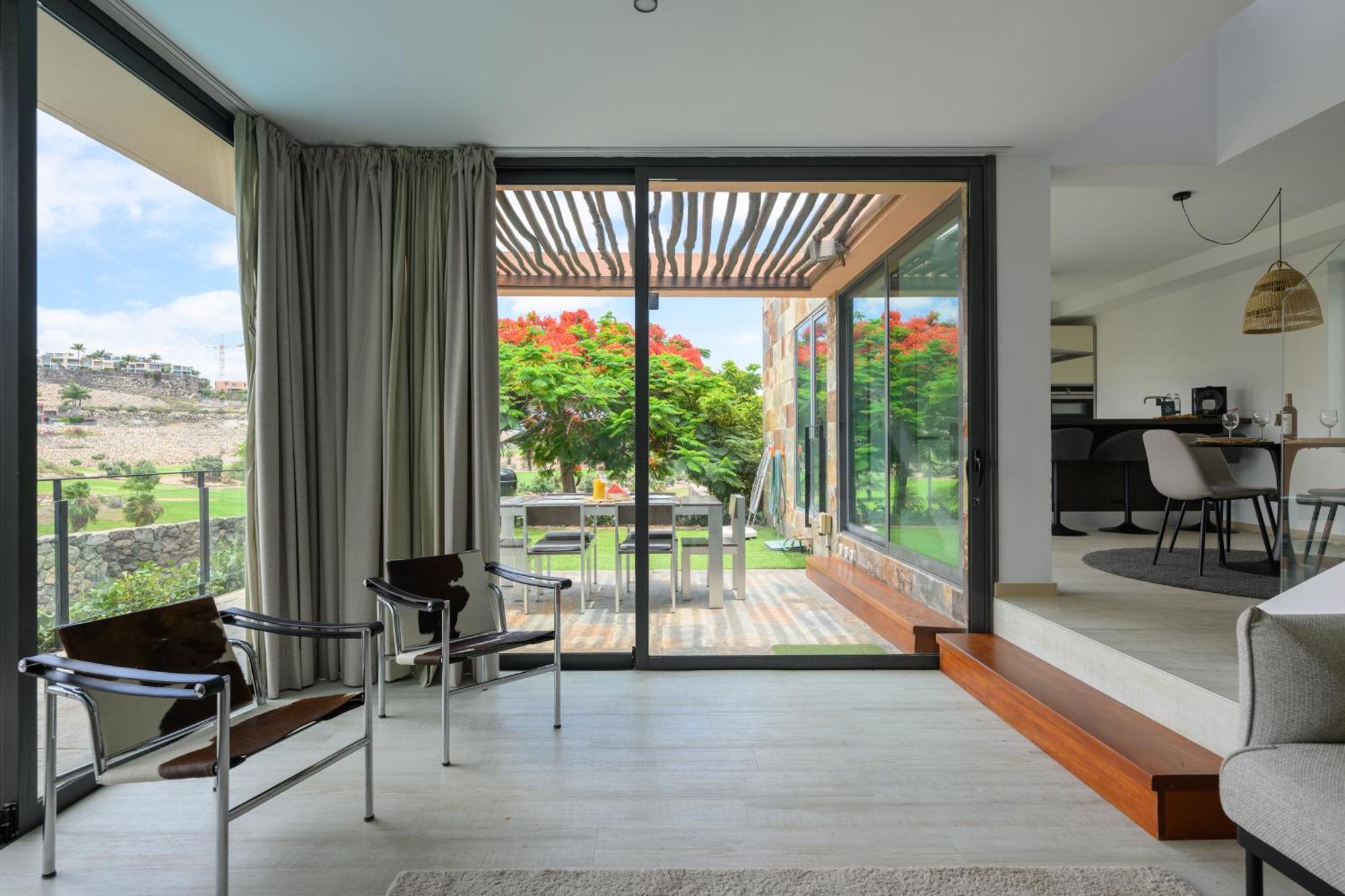 Villa With Private Pool In Luxury Golf Resort サロブレ エクステリア 写真