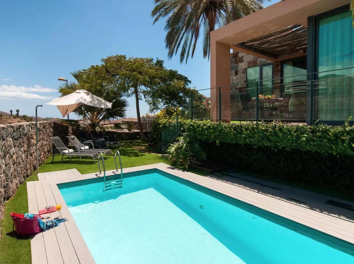 Villa With Private Pool In Luxury Golf Resort サロブレ エクステリア 写真